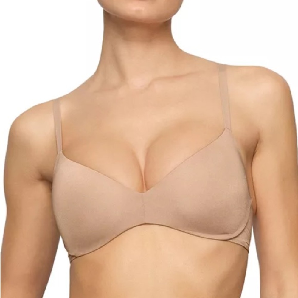 SKIMS Wireless Form Push Up Plunge Bra Color Ochre
